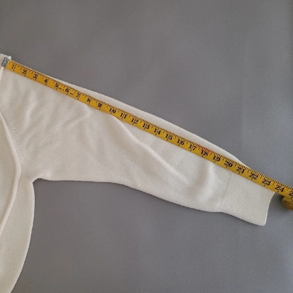 💫Fuzzi Soft White Turtleneck Sweater 💫 - Picture 9 of 9